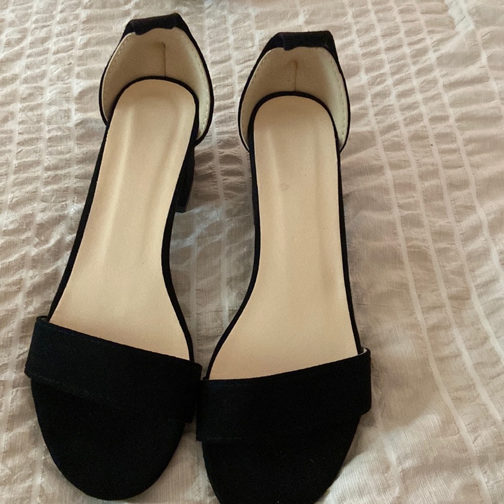 SHEIN rarely used high heels size six in women’s black
